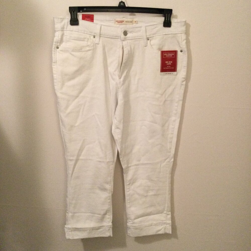 Levis Strauss Signature Womens Size 14 White Mid Rise Capri Denim Stretch Jeans